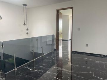 Casa en venta en Fracc. Lombardía, Irapuato, Gto.