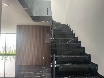 Casa en venta en Fracc. Lombardía, Irapuato, Gto.