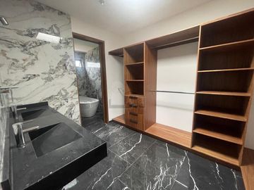 Casa en venta en Fracc. Lombardía, Irapuato, Gto.