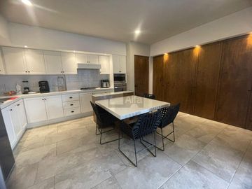 Casa en venta en Privada santa Fe, villas de Irapuato, Gto.