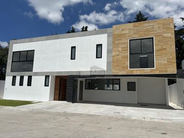 Casa  NUEVA en Venta, Hacienda San Antonio, Metepec, Estado de México
