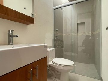 Casa EN VENTA en Privada Cielo Abierto, dentro Fraccionamiento Los Lagos