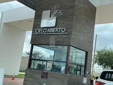 Casa EN VENTA en Privada Cielo Abierto, dentro Fraccionamiento Los Lagos