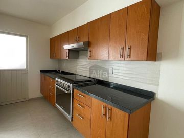 Casa EN VENTA en Privada Cielo Abierto, dentro Fraccionamiento Los Lagos