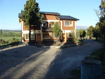 IMPORTANTE COMPLEJO EN LA LOCALIDAD DE TREVELIN -CHUBUT-