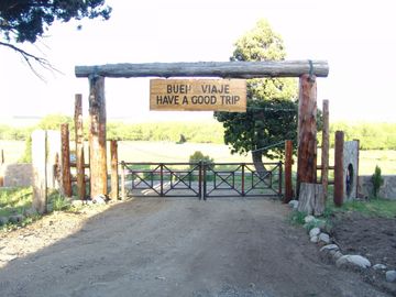 IMPORTANTE COMPLEJO EN LA LOCALIDAD DE TREVELIN -CHUBUT-