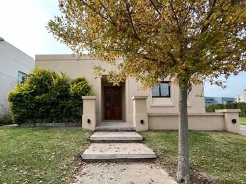 casa en venta en barrio  Las Tipas, Nordelta.