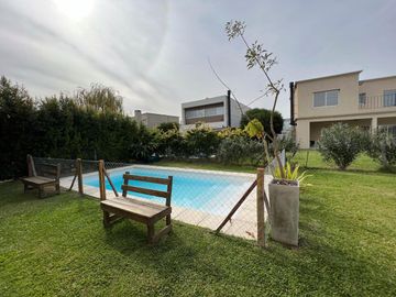 casa en venta en barrio  Las Tipas, Nordelta.
