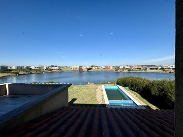 VENTA CASA SAN SEBASTIAN A LA LAGUNA 5 AMBIENTES EN 2 PLANTAS