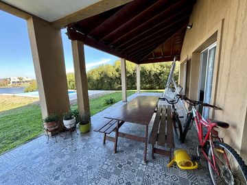 VENTA CASA SAN SEBASTIAN A LA LAGUNA 5 AMBIENTES EN 2 PLANTAS