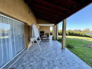 VENTA CASA SAN SEBASTIAN A LA LAGUNA 5 AMBIENTES EN 2 PLANTAS