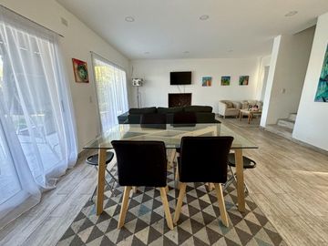 VENTA CASA SAN SEBASTIAN A LA LAGUNA 5 AMBIENTES EN 2 PLANTAS