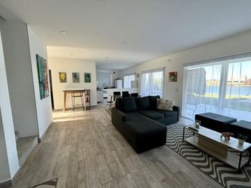 VENTA CASA SAN SEBASTIAN A LA LAGUNA 5 AMBIENTES EN 2 PLANTAS
