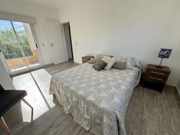 VENTA CASA SAN SEBASTIAN A LA LAGUNA 5 AMBIENTES EN 2 PLANTAS