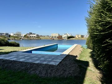 VENTA CASA SAN SEBASTIAN A LA LAGUNA 5 AMBIENTES EN 2 PLANTAS