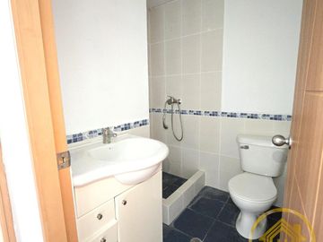 Casa en  venta de 4 habitaciones, dentro de conjunto con seguridad, sector El Pinar