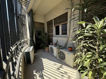 Casa en planta alta en venta con terraza exclusiva en zona historica del Centro - Laprida 1257