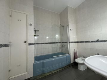 Casa en planta alta en venta con terraza exclusiva en zona historica del Centro - Laprida 1257