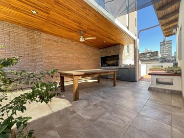 Casa en planta alta en venta con terraza exclusiva en zona historica del Centro - Laprida 1257
