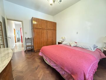 Casa en planta alta en venta con terraza exclusiva en zona historica del Centro - Laprida 1257