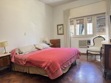 Casa en planta alta en venta con terraza exclusiva en zona historica del Centro - Laprida 1257
