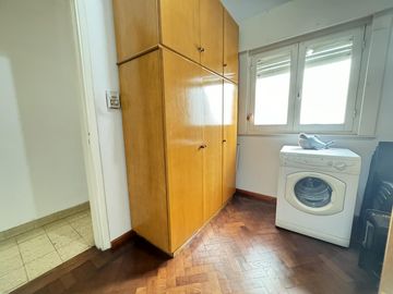 Casa en planta alta en venta con terraza exclusiva en zona historica del Centro - Laprida 1257