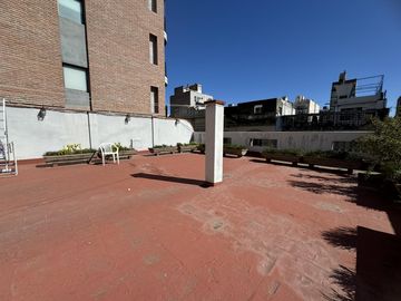 Casa en planta alta en venta con terraza exclusiva en zona historica del Centro - Laprida 1257