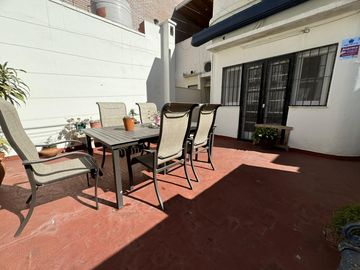 Casa en planta alta en venta con terraza exclusiva en zona historica del Centro - Laprida 1257