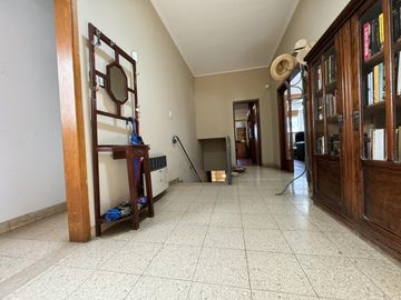 Casa en planta alta en venta con terraza exclusiva en zona historica del Centro - Laprida 1257