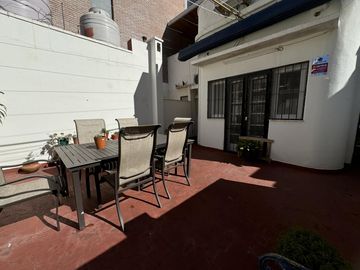 Casa en planta alta en venta con terraza exclusiva en zona historica del Centro - Laprida 1257