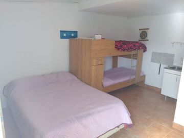 COMPLEJO DE 2 LOCALES COMERCIALES, 1 DEPARTAMENTO Y 5 MONOAMBIENTES TIPO DORMIS EN CHOLILA -CHUBUT