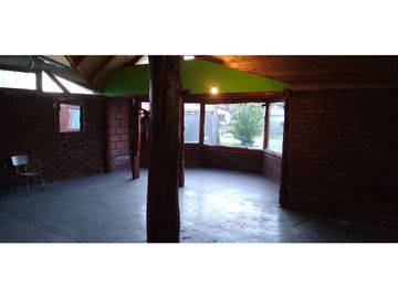 COMPLEJO DE 2 LOCALES COMERCIALES, 1 DEPARTAMENTO Y 5 MONOAMBIENTES TIPO DORMIS EN CHOLILA -CHUBUT