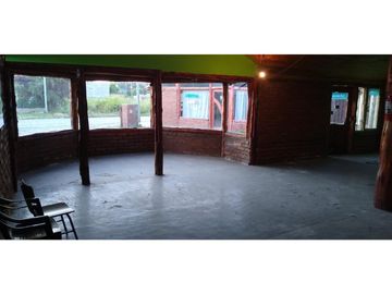 COMPLEJO DE 2 LOCALES COMERCIALES, 1 DEPARTAMENTO Y 5 MONOAMBIENTES TIPO DORMIS EN CHOLILA -CHUBUT