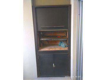 VENTA DE 4 AMBIENTES MUY LUMINOSO CON PARRILLA