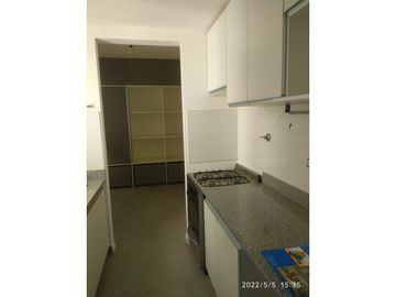 VENTA DE 4 AMBIENTES MUY LUMINOSO CON PARRILLA