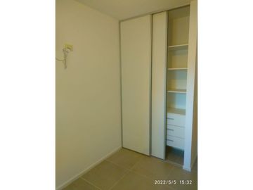 VENTA DE 4 AMBIENTES MUY LUMINOSO CON PARRILLA