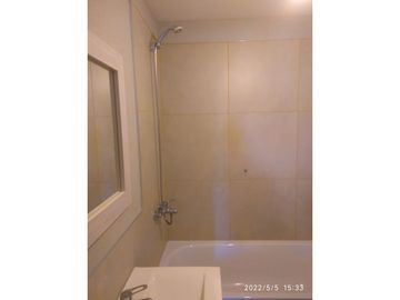 VENTA DE 4 AMBIENTES MUY LUMINOSO CON PARRILLA
