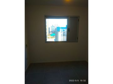 VENTA DE 4 AMBIENTES MUY LUMINOSO CON PARRILLA