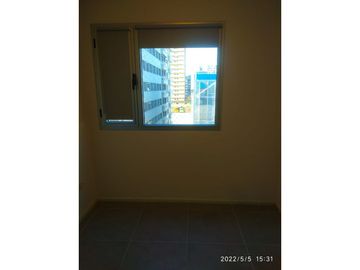 VENTA DE 4 AMBIENTES MUY LUMINOSO CON PARRILLA