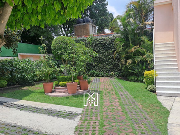 Venta de casa Coyoacán casi esq. con LaComer M. A. de Quevedo caben 13 coches