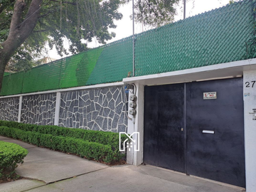 Venta de casa Coyoacán casi esq. con LaComer M. A. de Quevedo caben 13 coches