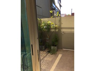 Venta de PH duplex con patio y balcon  en Palermo