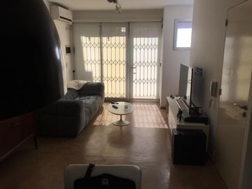 Venta de PH duplex con patio y balcon  en Palermo