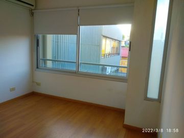 Venta de PH duplex con patio y balcon  en Palermo