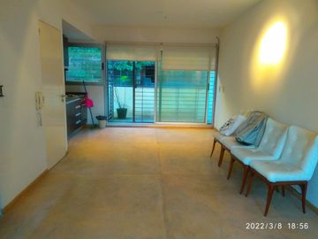 Venta de PH duplex con patio y balcon  en Palermo