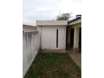 Villa Carlos Paz: Jorge Newbery 277 Casa 2 dormitorios y departamento 2 dormitorios interno, Córdoba, Argentina.