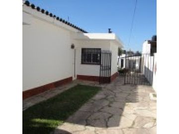 Villa Carlos Paz: Jorge Newbery 277 Casa 2 dormitorios y departamento 2 dormitorios interno, Córdoba, Argentina.