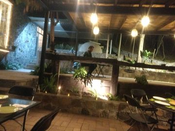 ESPECTACULAR PROPIEDAD A UNOS MINUTOS DE COLIMA IDEAL PARA HACER LUGAR EVENTOS