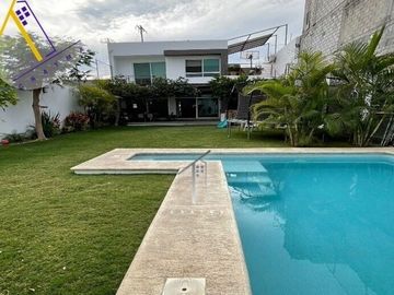 VENTA Casa  en Fraccionamiento BRISAS CUERNAVACA con ALBERCA