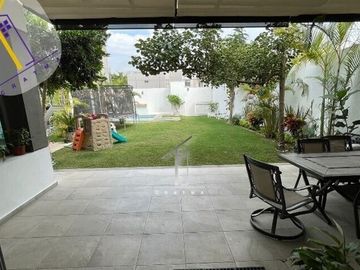 VENTA Casa  en Fraccionamiento BRISAS CUERNAVACA con ALBERCA
